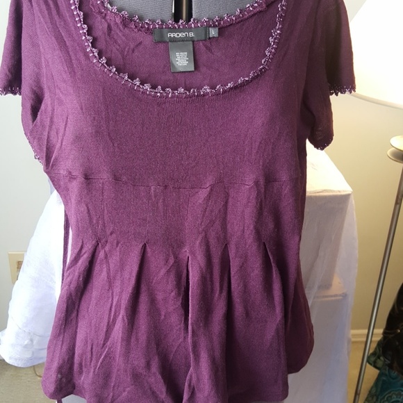 Edged in purple lamé with back tie. Made of viscos - Picture 2 of 7